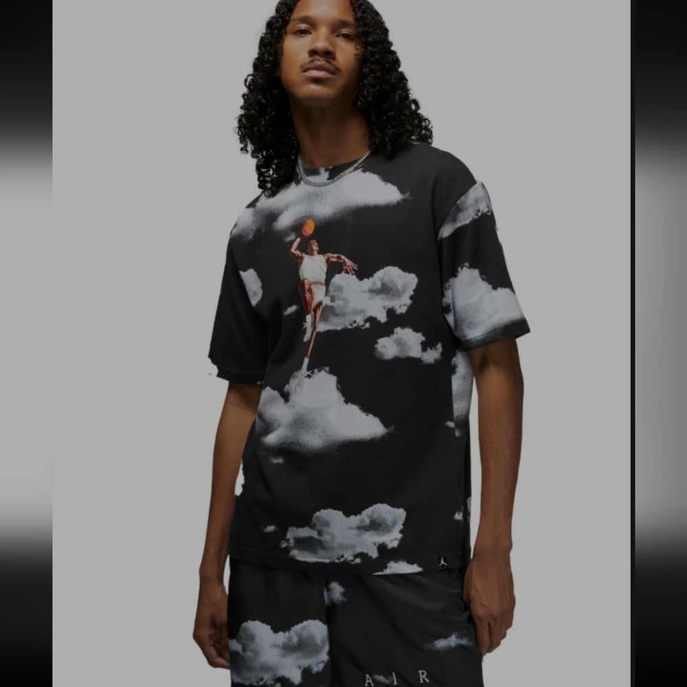 Jordan Essentials Men's Allover Printed STATEMENT T-Shirt new large